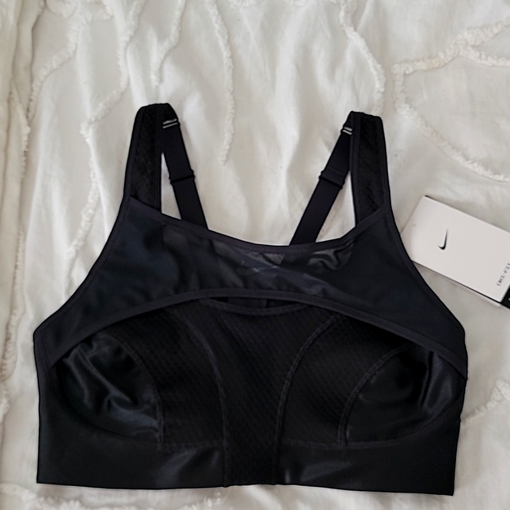 💗Brand New💗 Women's Nike Dri-Fit Sports Bra - Size Small